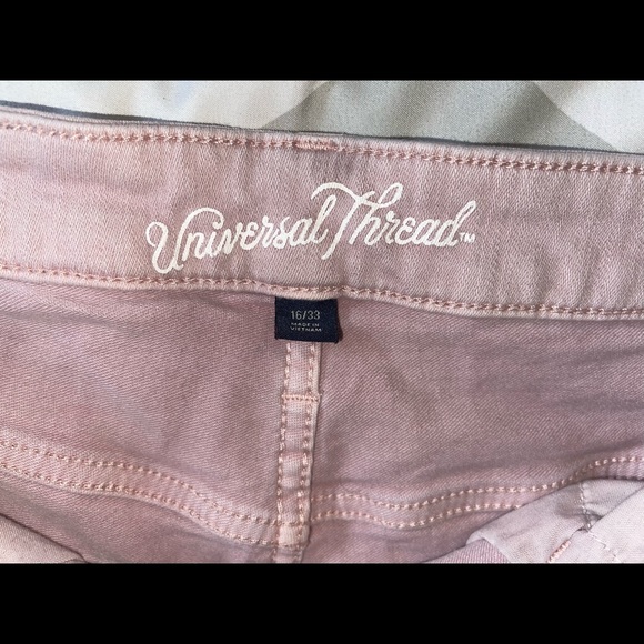 Universal Threads (Target) High Rise Midi shorts - Picture 3 of 4